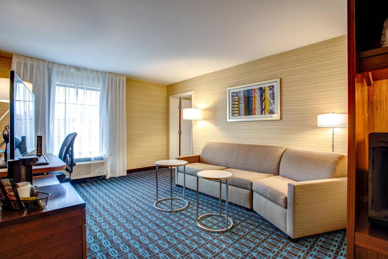 Fairfield Inn & Suites By Marriott Springfield Holyoke Exteriör bild
