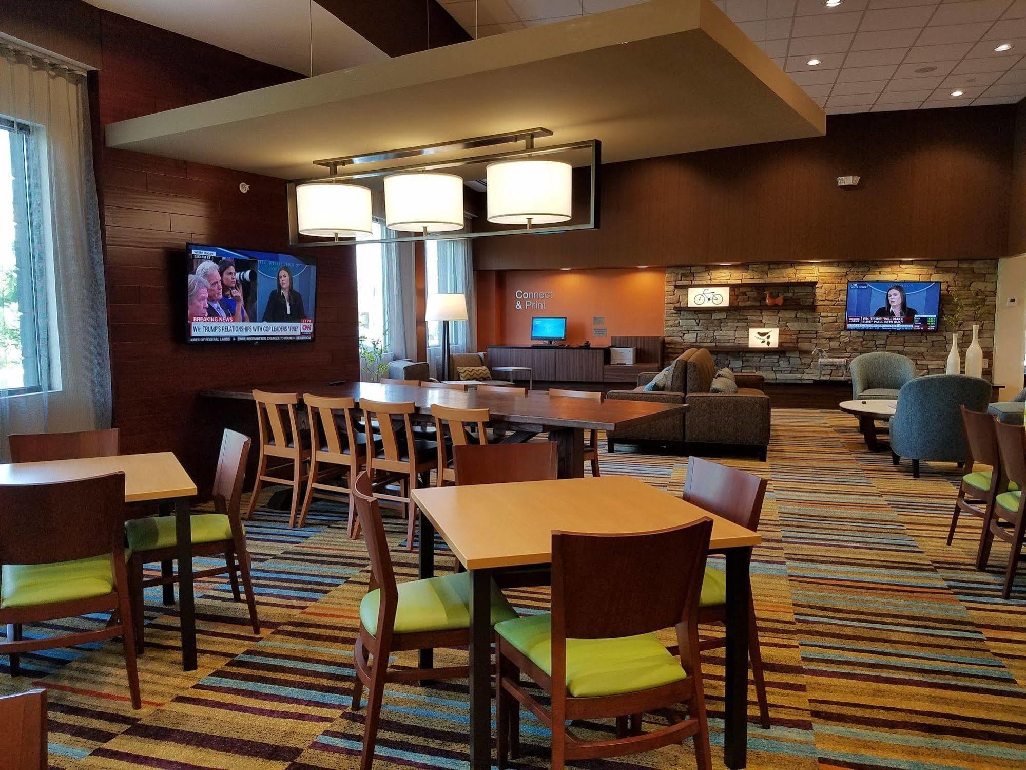 Fairfield Inn & Suites By Marriott Springfield Holyoke Exteriör bild